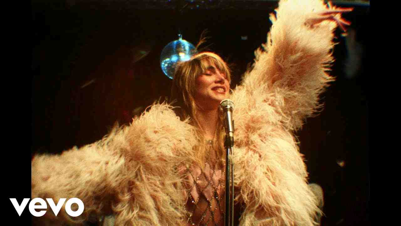 Suki Waterhouse Single - Back in Love Lyrics