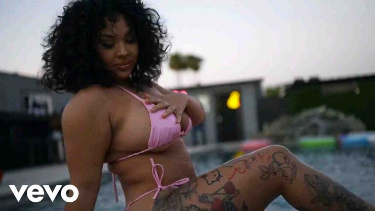 Girls That Like Girls Lyrics - Philthy Rich & Heaven Marina